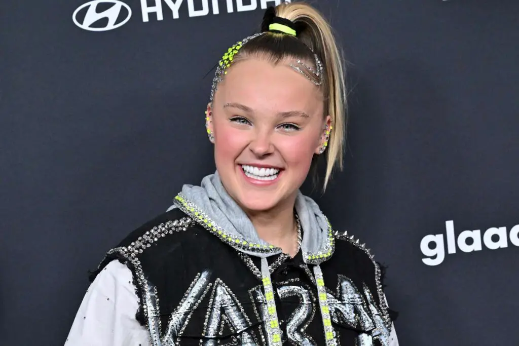 JoJo Siwa Reveals She Has a Sperm Donor Lined Up As She Gets Tattoos ...